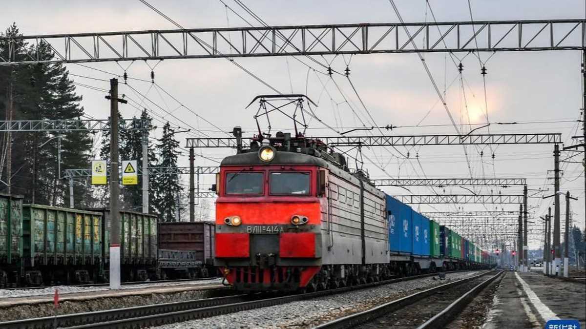 पेइचिंग से यूरोप जाने वाली पहली सीधी चाइना रेलवे एक्सप्रेस मास्को पहुंची